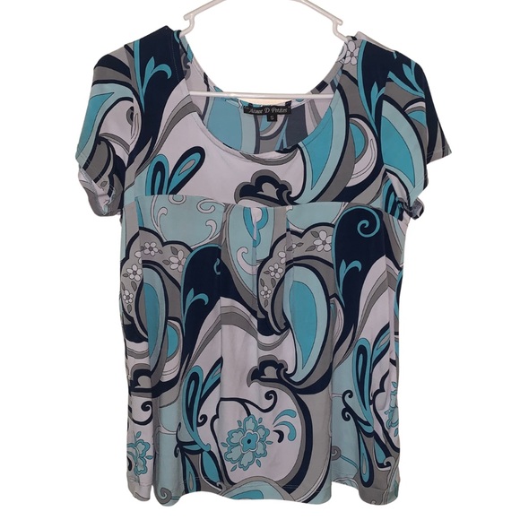 Aimee D Petites Top Light Blue Floral Design Size S Made in Hawaii - Picture 2 of 5